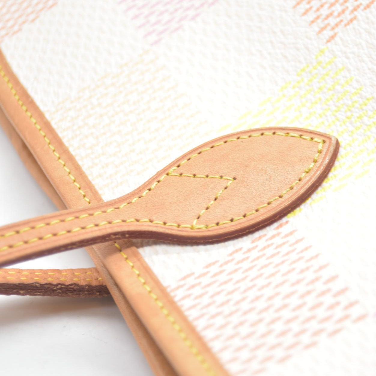 $2400 Louis Vuitton Damierlicious Neverfull MM