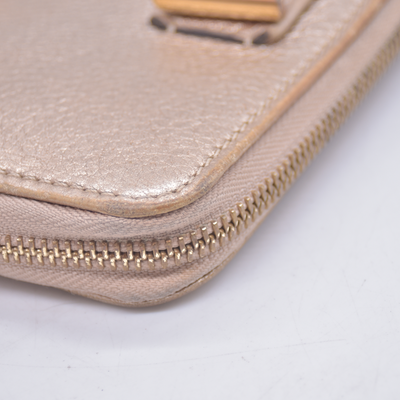 $550 Chloe Bobbie Bow Zip Around Gold Leather Wallet 10020988