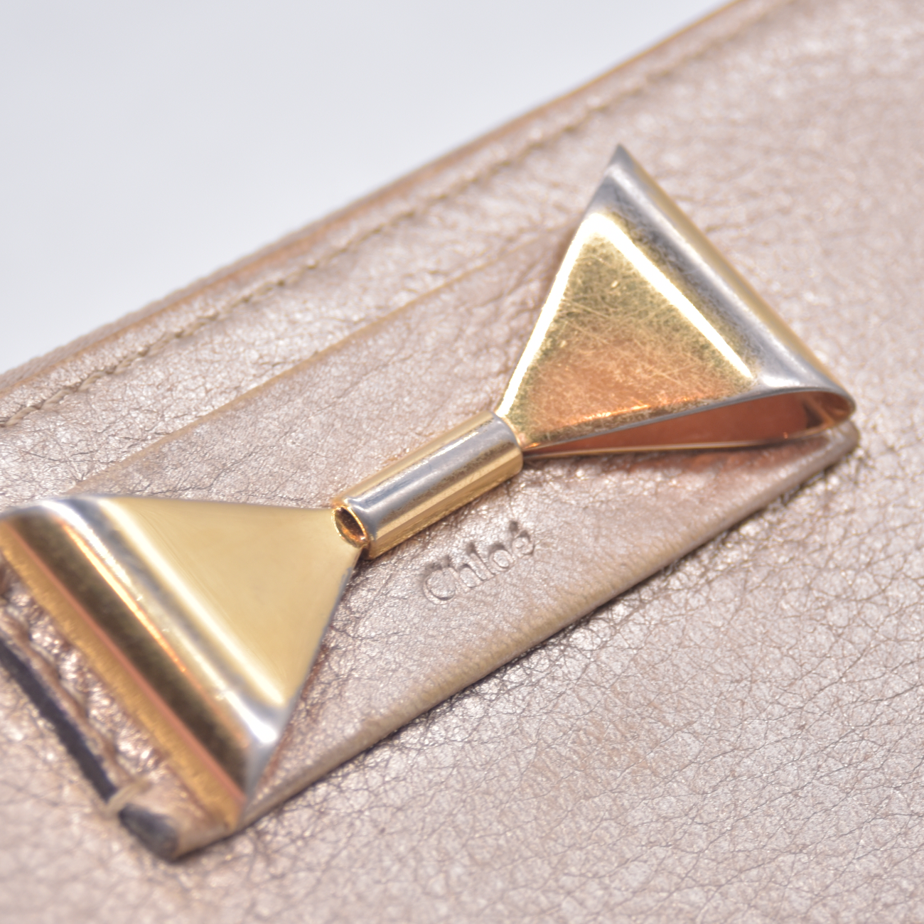 $550 Chloe Bobbie Bow Zip Around Gold Leather Wallet