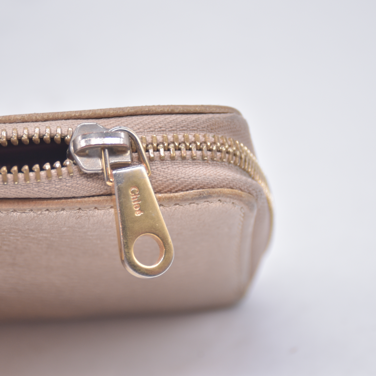$550 Chloe Bobbie Bow Zip Around Gold Leather Wallet