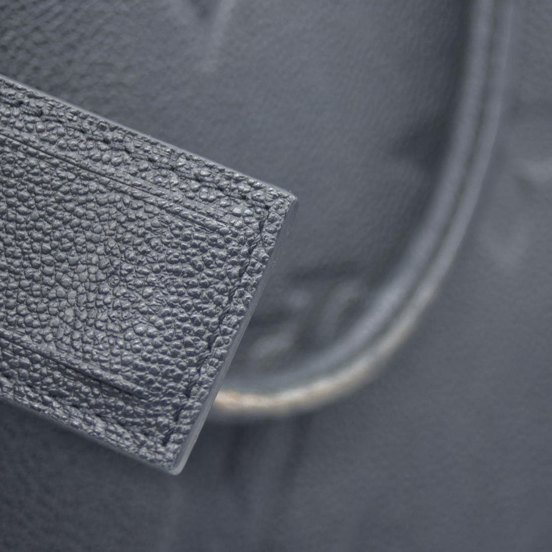 $3850 Louis Vuitton  Empreinte Monogram Giant Petit Palais Black