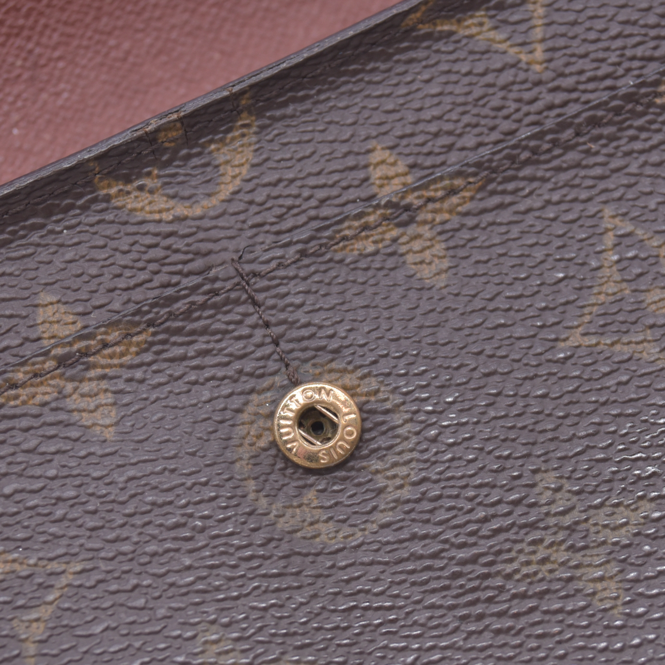 $720 2002 LOUIS VUITTON Monogram Sarah Wallet CONSIGNMENT 10021631 TH0012