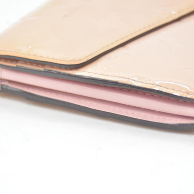 $840 Louis Vuitton Vernis Sarah Wallet Rose Poudre CONSIGNMENT TS0127