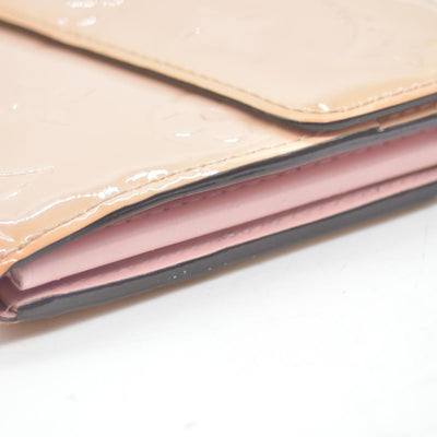 $840 Louis Vuitton Vernis Sarah Wallet Rose Poudre CONSIGNMENT TS0127