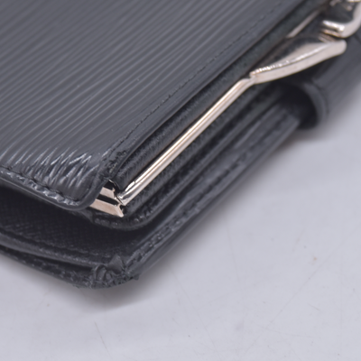 $730 2006 LOUIS VUITTON Epi Leather Black French Wallet CONSIGNMENT 10021623 MI0016