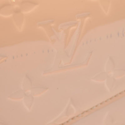 $840 Louis Vuitton Vernis Sarah Wallet Rose Poudre CONSIGNMENT TS0127