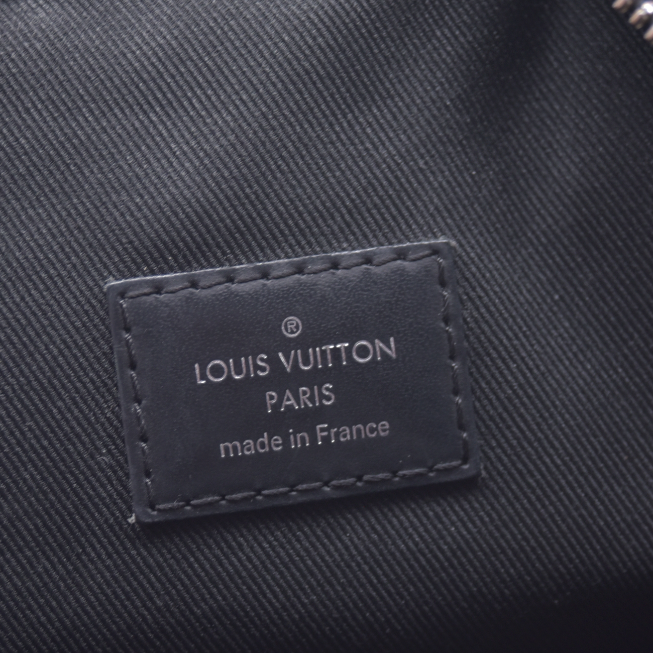 $2230 2017 Louis Vuitton Damier Graphite Josh DR2147 10020870