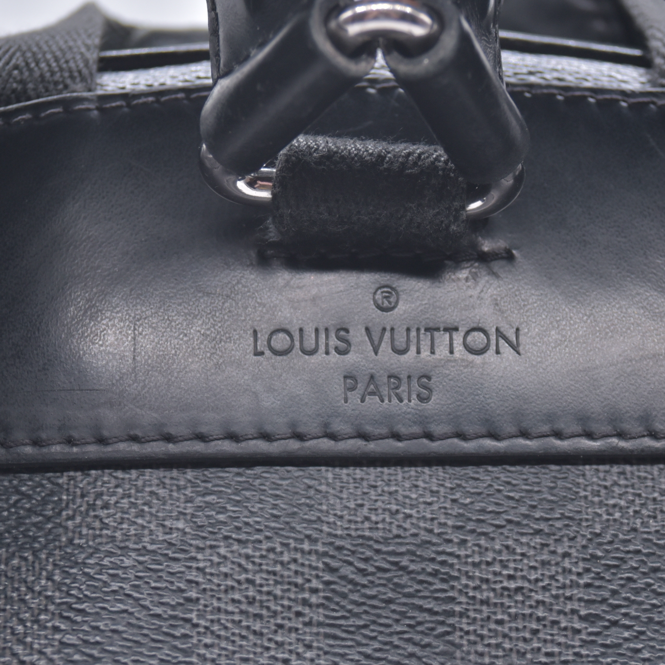$2230 2017 Louis Vuitton Damier Graphite Josh DR2147 10020870