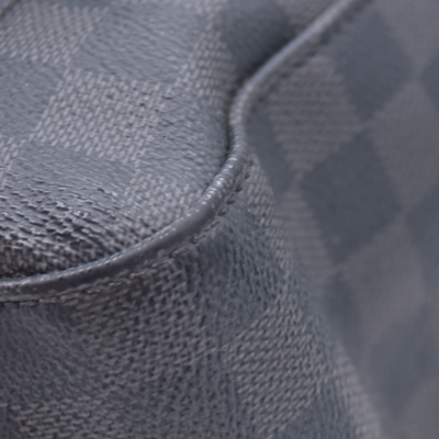 $2230 2017 Louis Vuitton Damier Graphite Josh DR2147 10020870