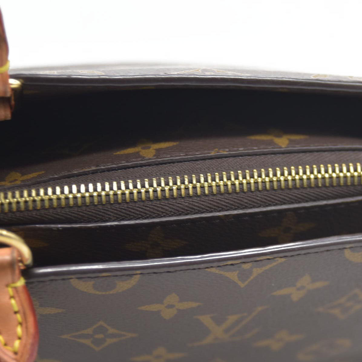 $3150 Louis Vuitton Monogram Grand Palais
