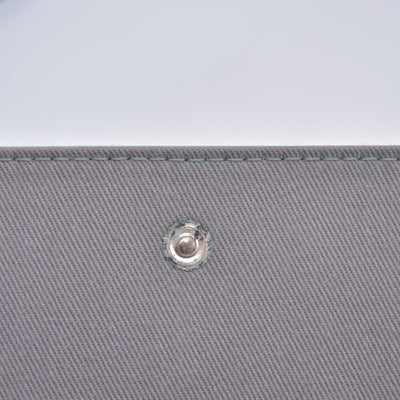 $295 2005 Chloe Bifold Teal Leather Wallet CONSIGNMENT 10020939