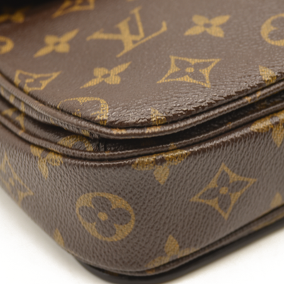 Louis Vuitton  Monogram Pochette Metis DR3106