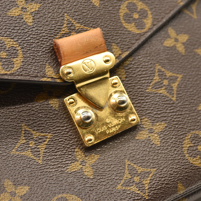 Louis Vuitton  Monogram Pochette Metis DR3106