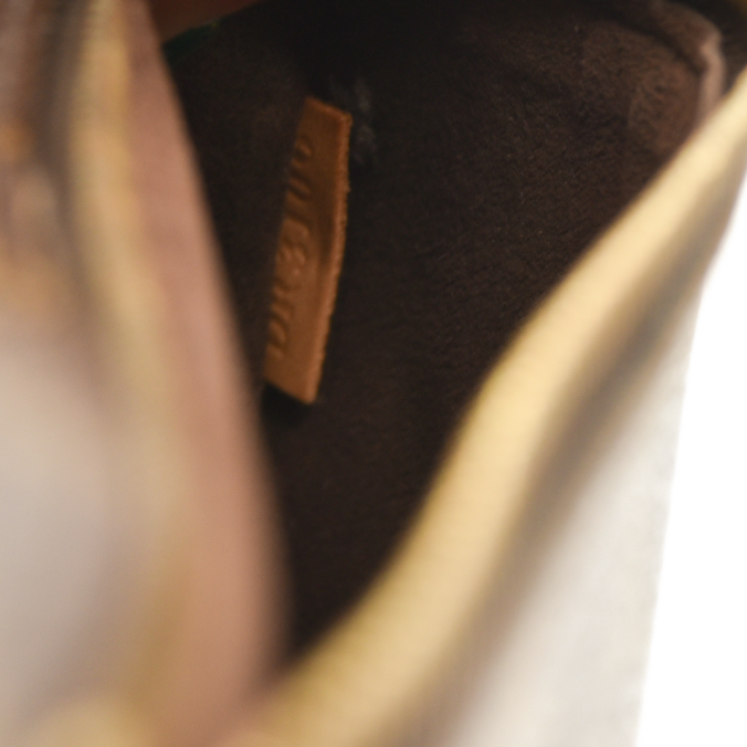 Louis Vuitton  Monogram Pochette Metis DR3106