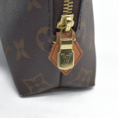 $715 LOUIS VUITTON Monogram Pochette Cosmetic MM Cosmetic Pouch