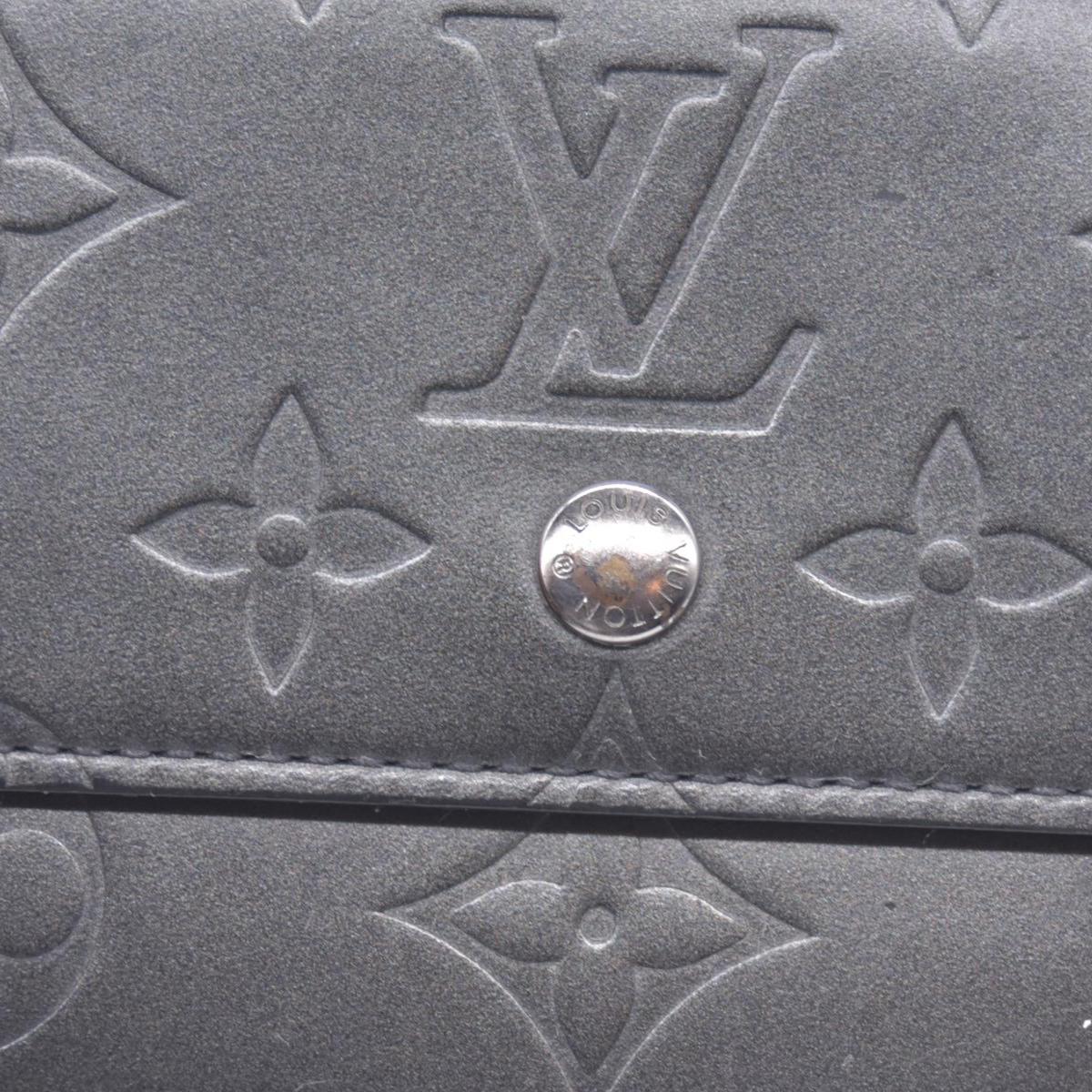 $605 2003 Louis Vuitton Metallic Matt Vernis Compact Wallet Grey TH0033 CONSIGNMENT 10020918
