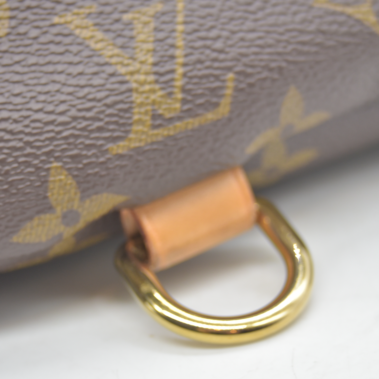 $2450 Louis Vuitton Monogram Bumbag RFID
