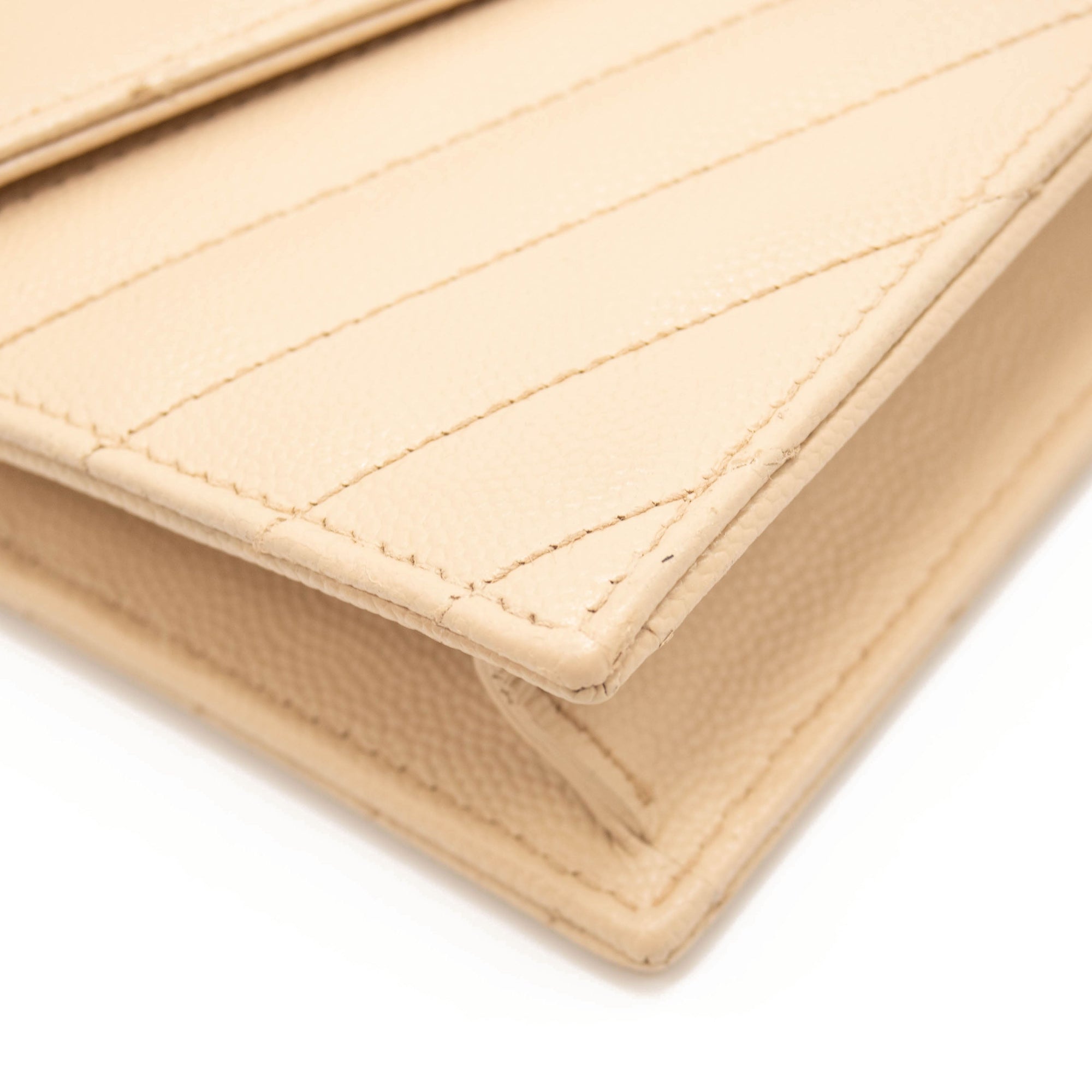 SAINT LAURENT Grain De Poudre Matelasse Chevron Monogram Envelope Chain Wallet Beige