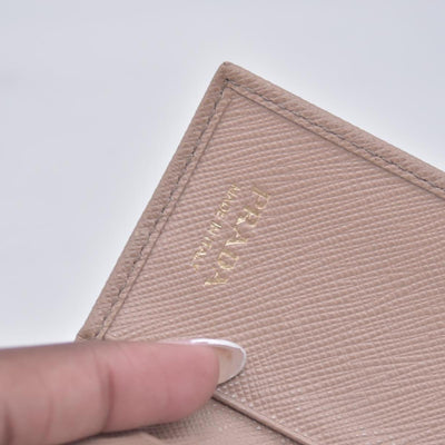 $595 Prada Saffiano Lux Leather Compact Wallet Beige CONSIGNMENT
