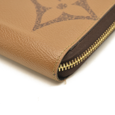 Louis Vuitton  Reverse Monogram Giant Zippy Wallet LU4270