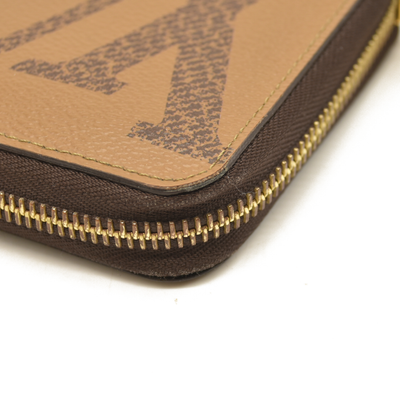 Louis Vuitton  Reverse Monogram Giant Zippy Wallet LU4270