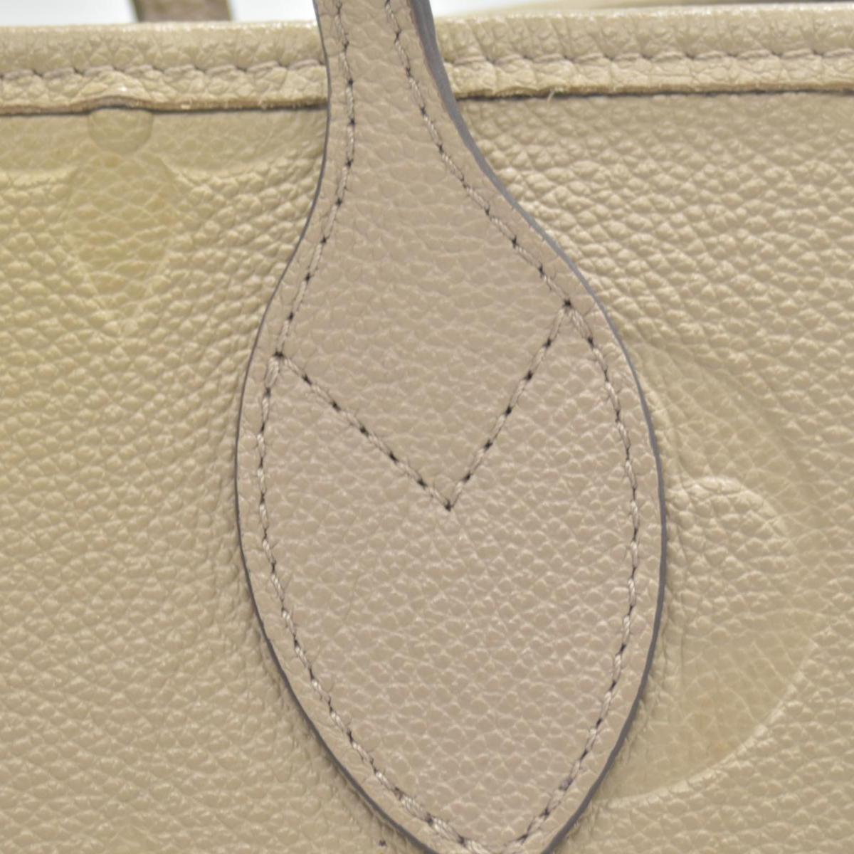 $2710 Louis Vuitton  Empreinte Monogram Giant Neverfull MM Tourterelle Tote