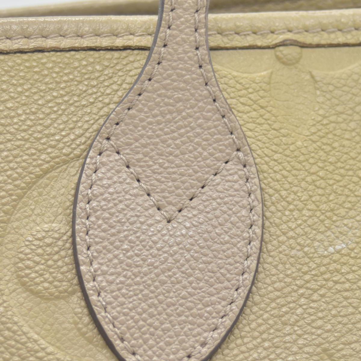 $2710 Louis Vuitton  Empreinte Monogram Giant Neverfull MM Tourterelle Tote