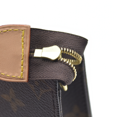 $885 Louis Vuitton  Monogram Toiletry Pouch 19 Red RFID