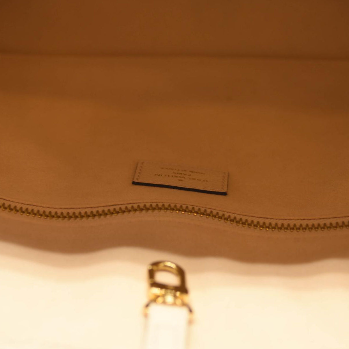 LOUIS VUITTON Empreinte Monogram Giant Neverfull MM Cream