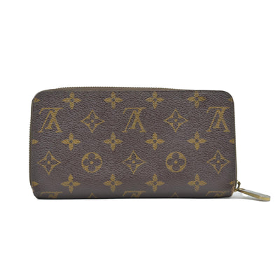 $915 Louis Vuitton Monogram Zippy Wallet CONSIGNMENT