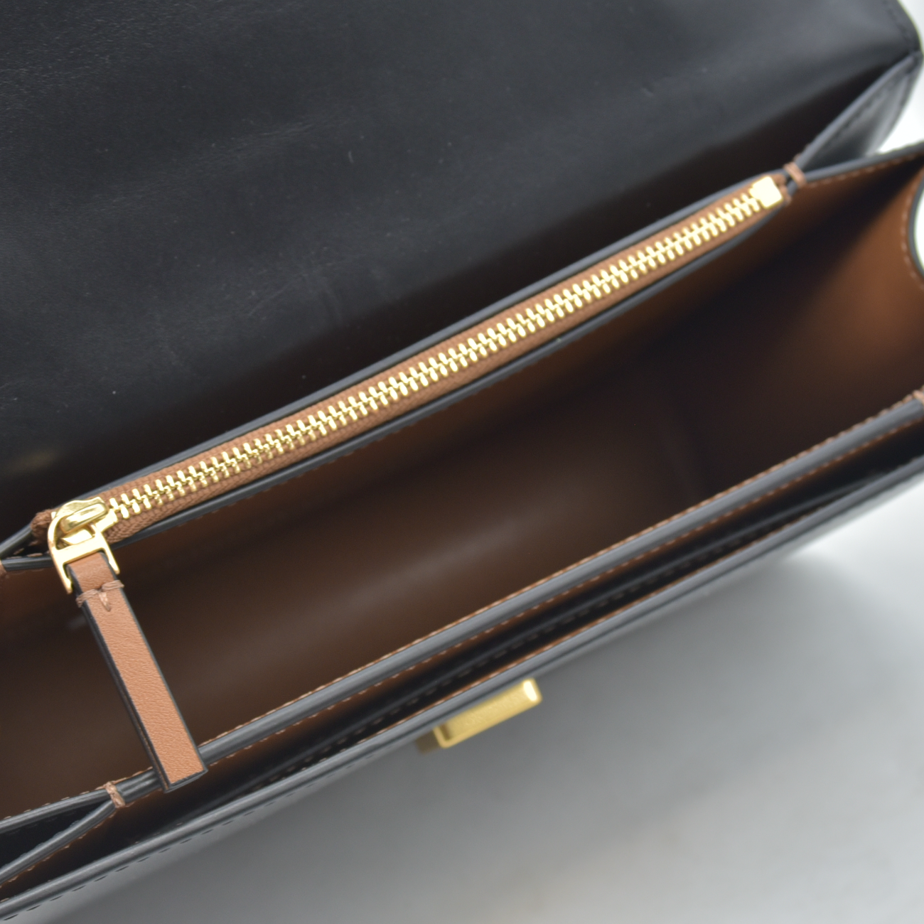 $800 Tory Burch Eleanor Convertible Shoulder Bag Black Gold