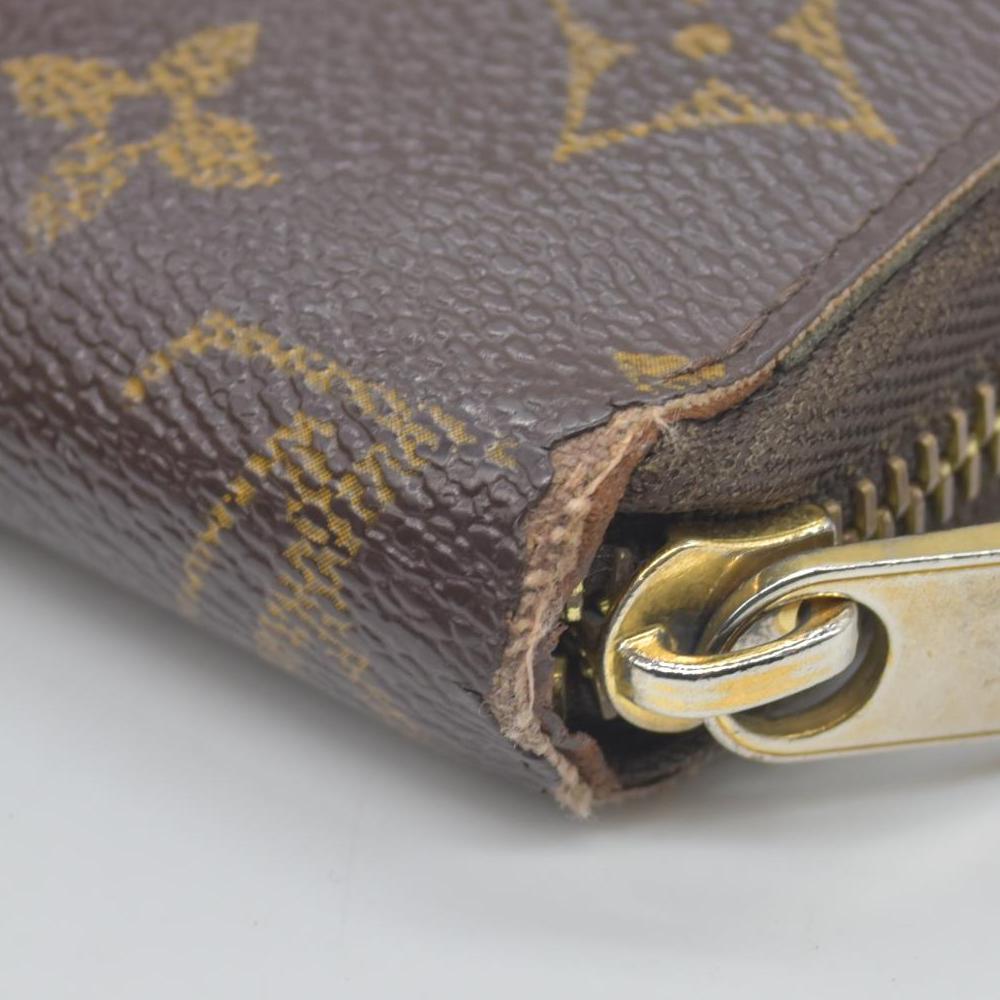 $915 Louis Vuitton Monogram Zippy Wallet CONSIGNMENT
