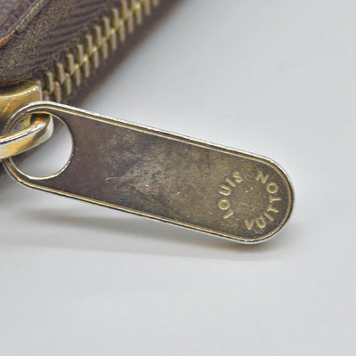 $915 Louis Vuitton Monogram Zippy Wallet CONSIGNMENT