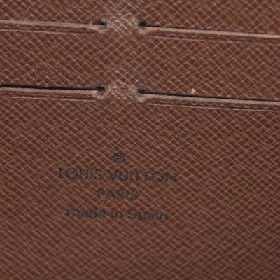$915 Louis Vuitton Monogram Zippy Wallet CONSIGNMENT