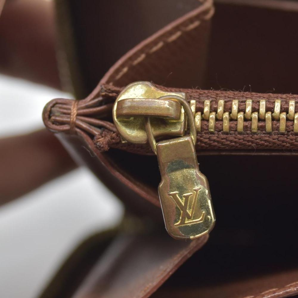 $915 Louis Vuitton Monogram Zippy Wallet CONSIGNMENT