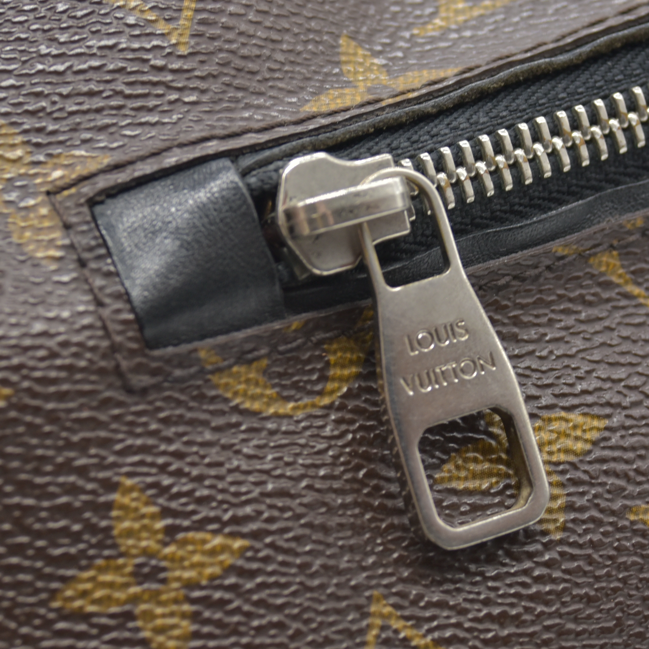$1650 2014 LOUIS VUITTON  Monogram Macassar Torres Messenger SR0174 10019371