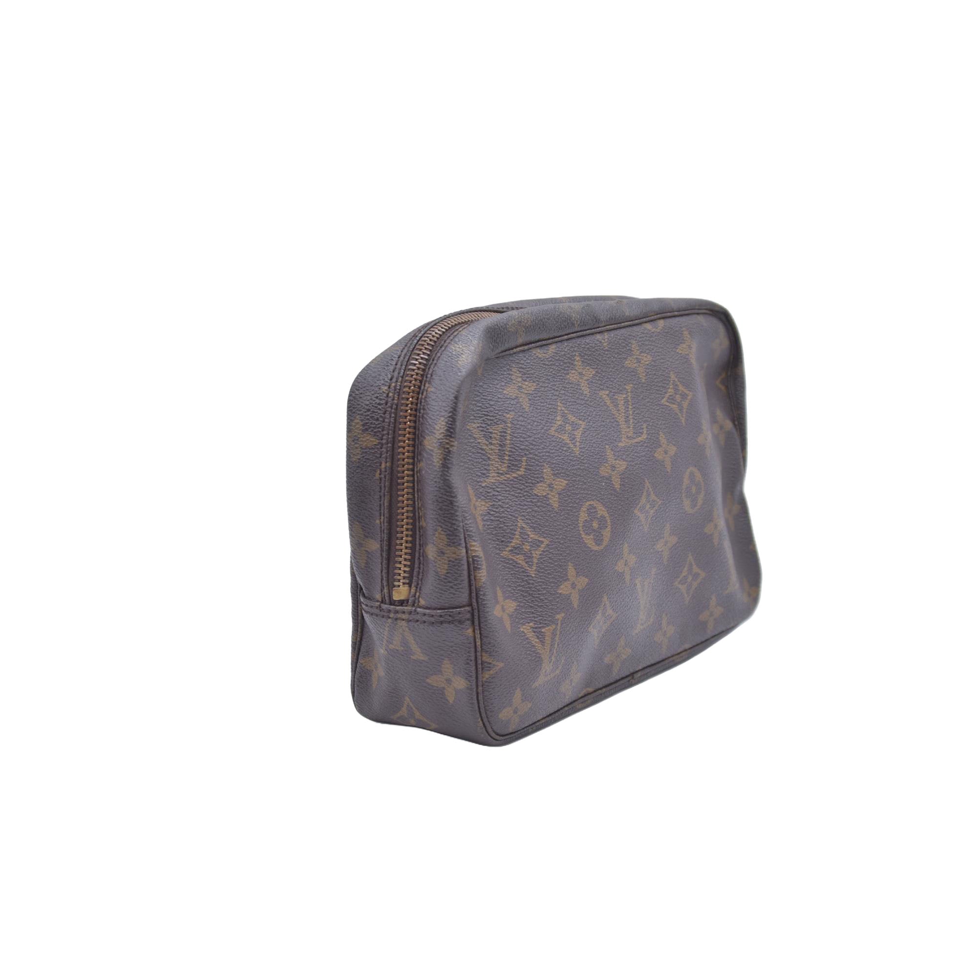 $600 Louis Vuitton Monogram Trousse Toilette 23 882TH CONSIGNMENT