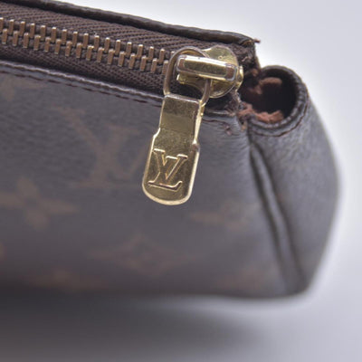 $1290 1996 Louis Vuitton Monogram Pochette Accessories CONSIGNMENT AR0996