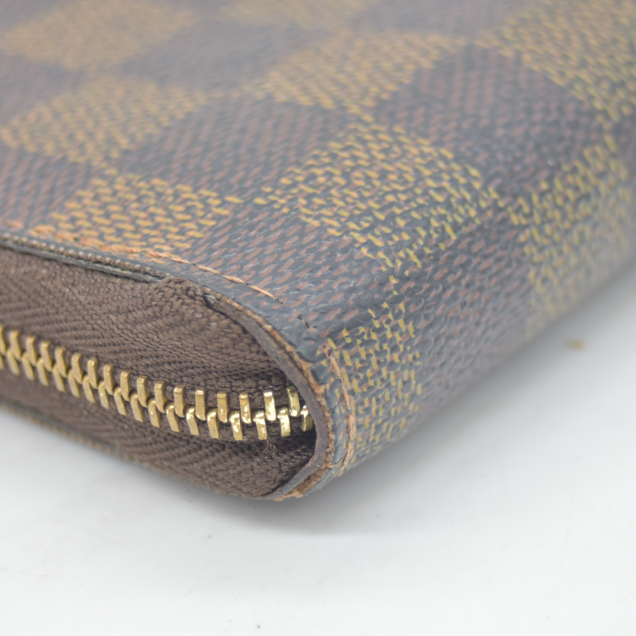 $560 2009 Louis Vuitton Damier Ebene Zippy Coin Wallet  SN0089