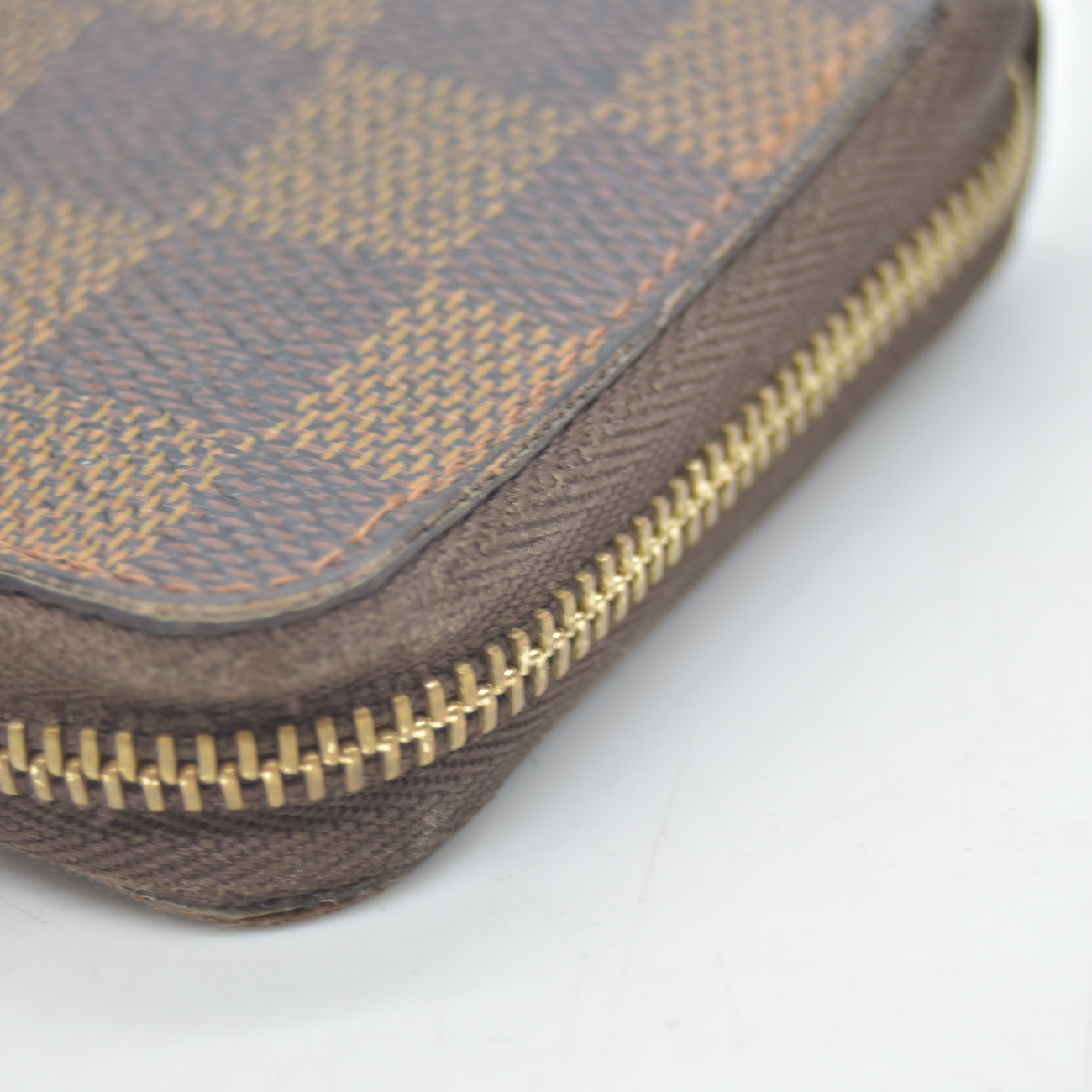 $560 2009 Louis Vuitton Damier Ebene Zippy Coin Wallet  SN0089