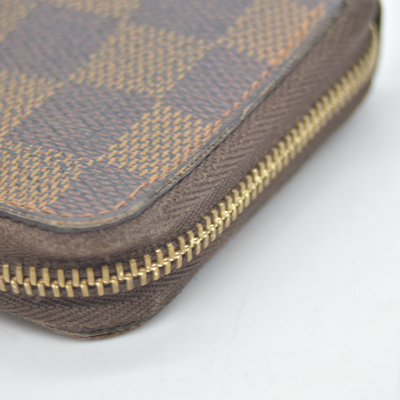 $560 2009 Louis Vuitton Damier Ebene Zippy Coin Wallet  SN0089