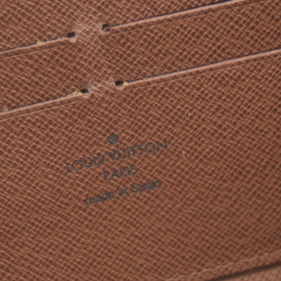 $960 2009 Louis Vuitton Monogram Zippy Wallet  CA3039