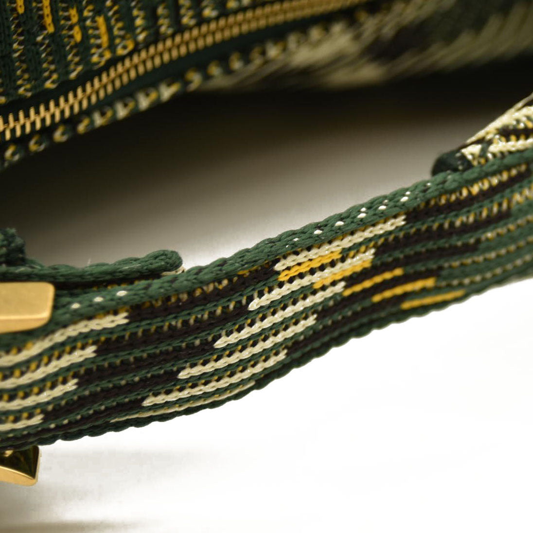 Burberry  Canvas Peg Medium Duffle Bag Ivy