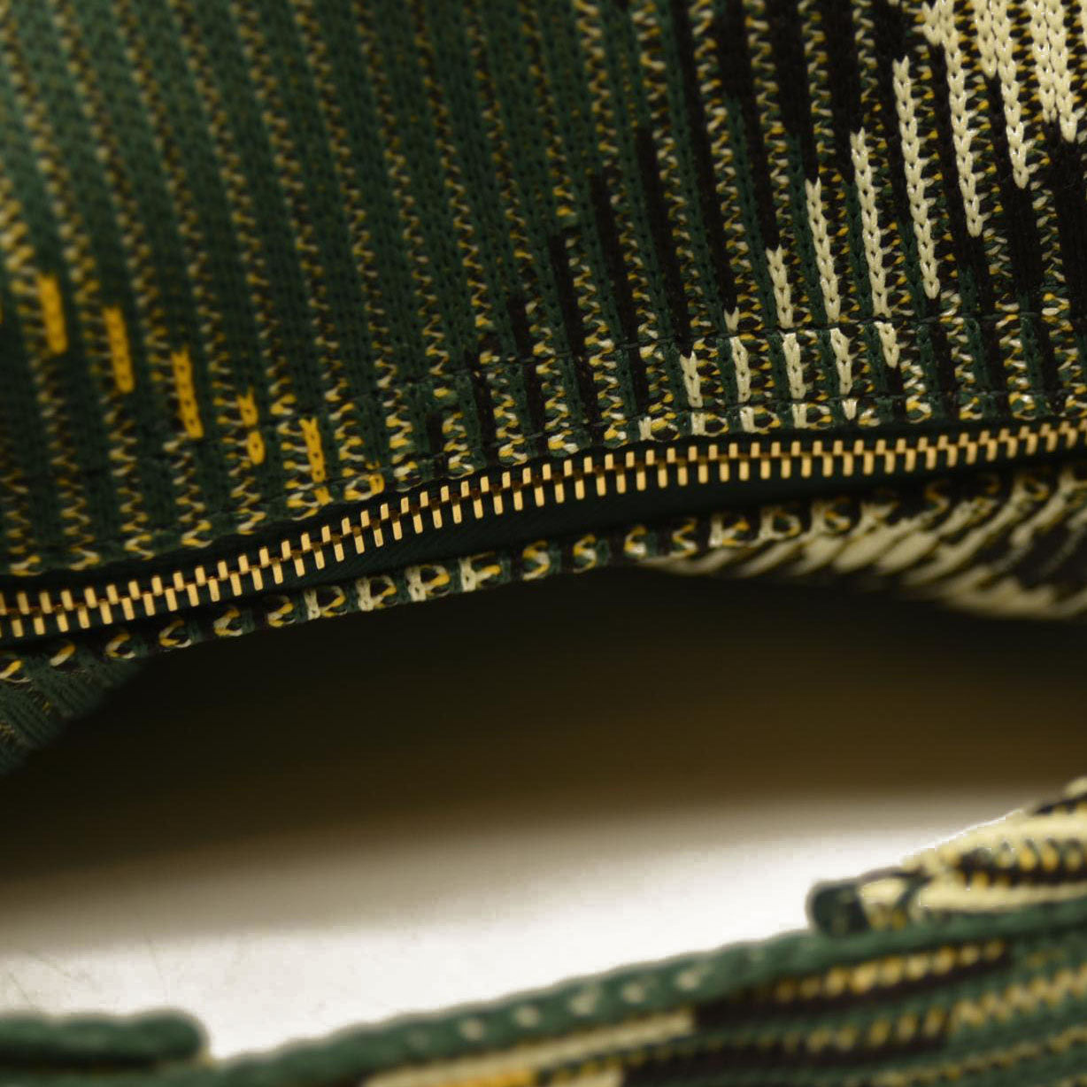 Burberry  Canvas Peg Medium Duffle Bag Ivy