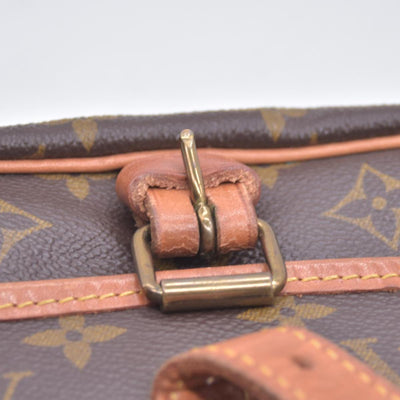 $1260 Louis Vuitton Monogram Saumur 30 CONSIGNMENT 1990s 10020924