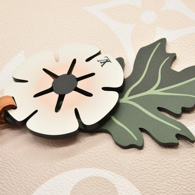 Louis Vuitton  Monogram Giant By The Pool Onthego GM Brume