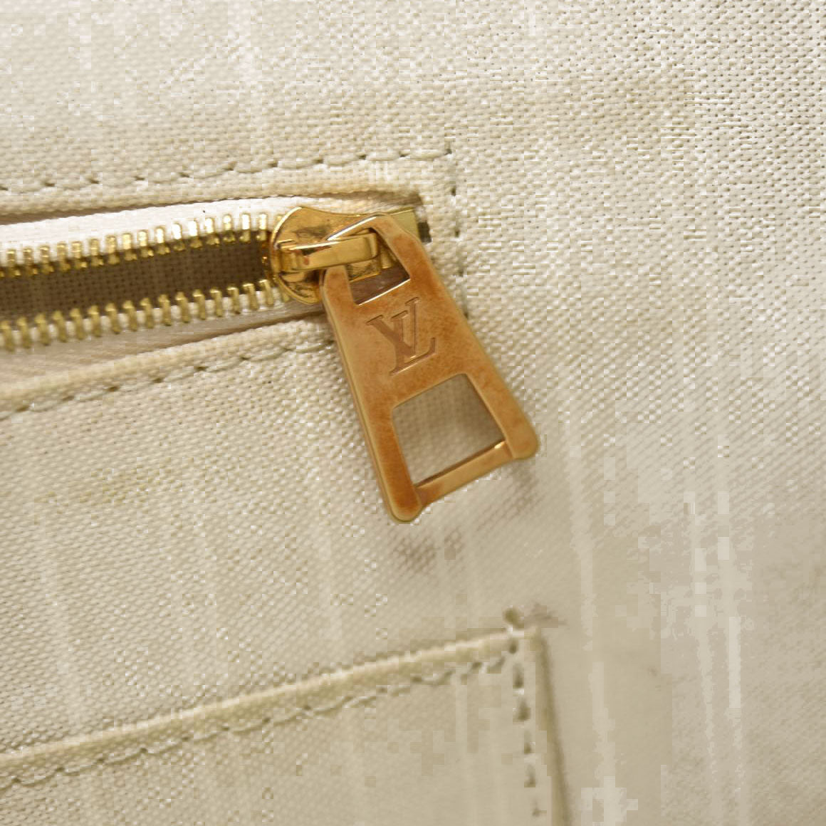 Louis Vuitton  Monogram Giant By The Pool Onthego GM Brume