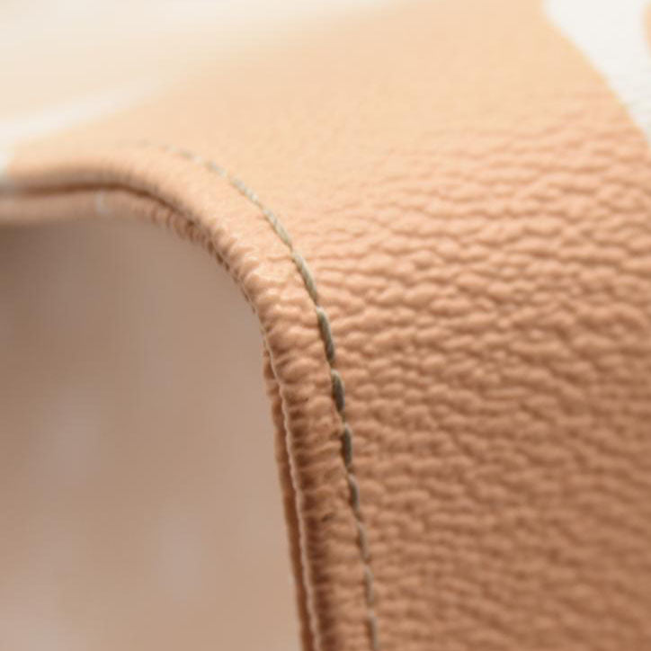 Louis Vuitton  Monogram Giant By The Pool Onthego GM Brume