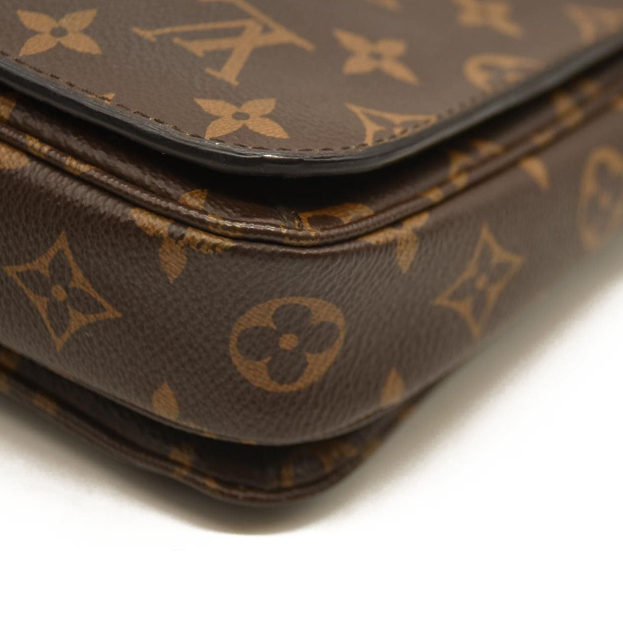 Louis Vuitton  Monogram Pochette Metis