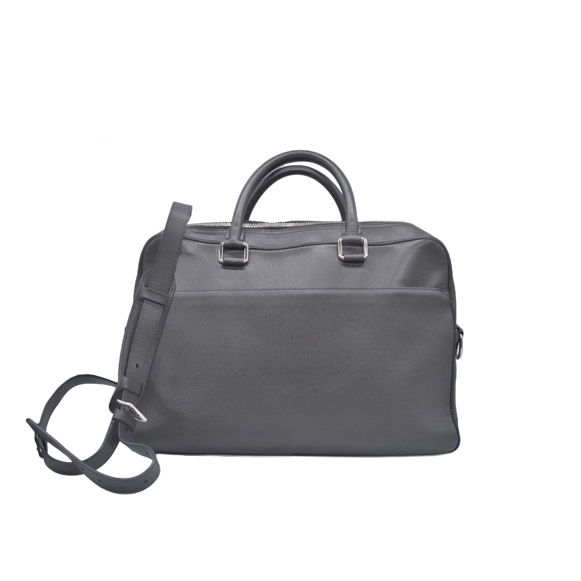 $2340 Louis Vuitton  Taiga Leather Porte-Documents CONSIGNMENT